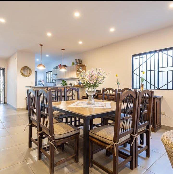 San Bernardino en venta casa de 3 dormitorios totalmente amoblada, foto 2