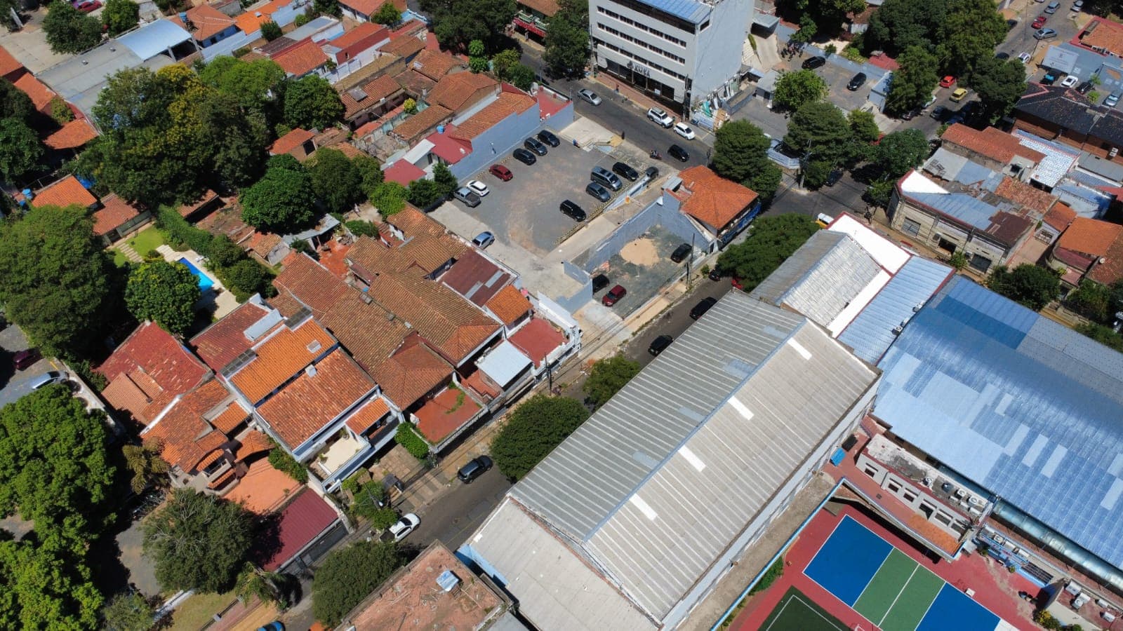 En venta casa a demoler zona Salesianito, Barrio Pettirossi de Asunción, foto 3