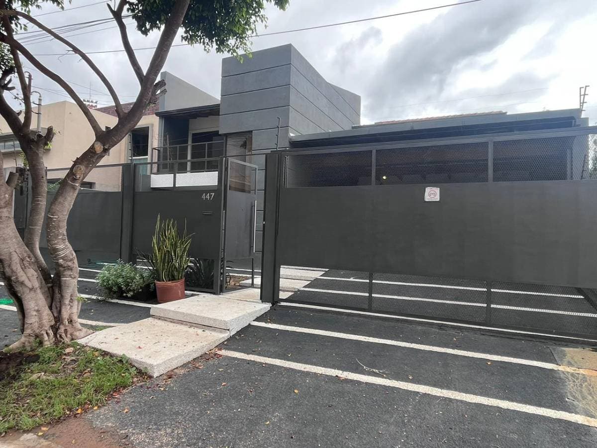 Amplia residencia 5 dorm. con piscina | Ytay