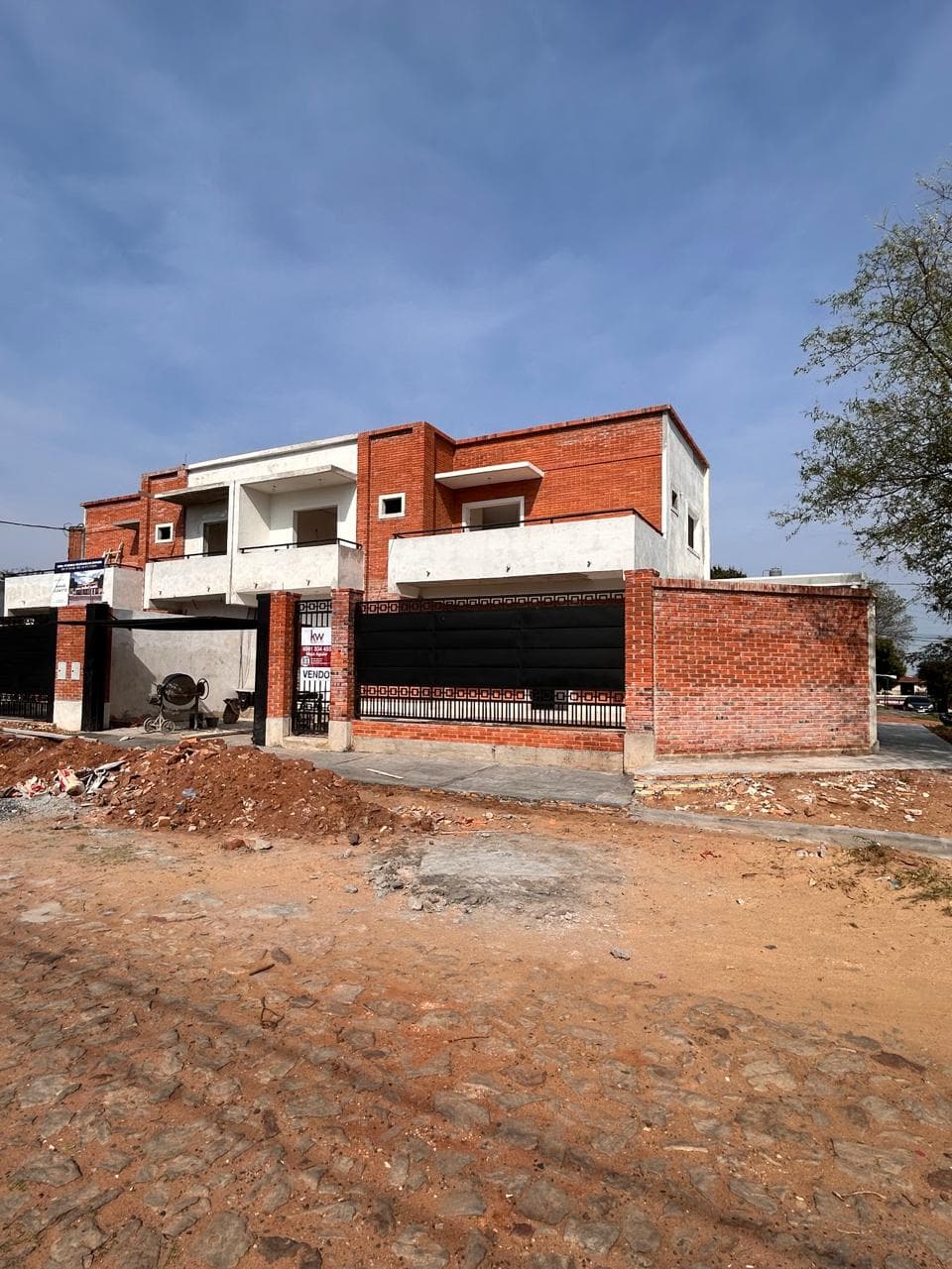 Duplex a estrenar en lambare