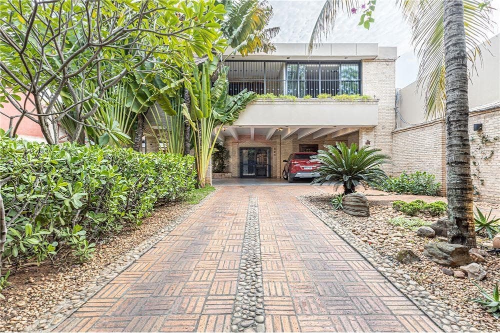 Hermosa residencia en venta zona "Barrio Jara", foto 2