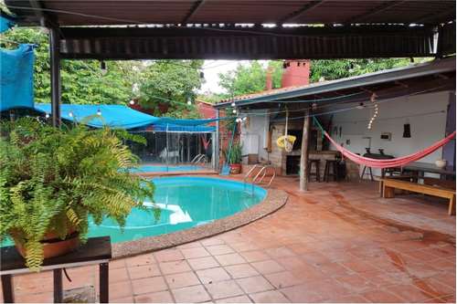 Casa-Venta- Luque, Central