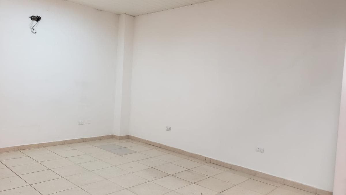 Local de 25 M2 en Fdo. de la Mora Zona Norte, foto 2
