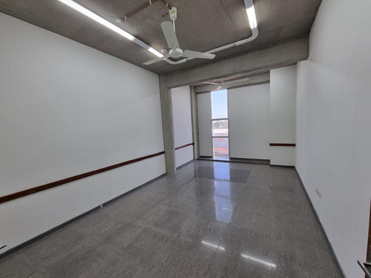 Oficina Piso Completo De 336 m2 En Barrio Villa Morra Sobre Importante Avenida, foto 5
