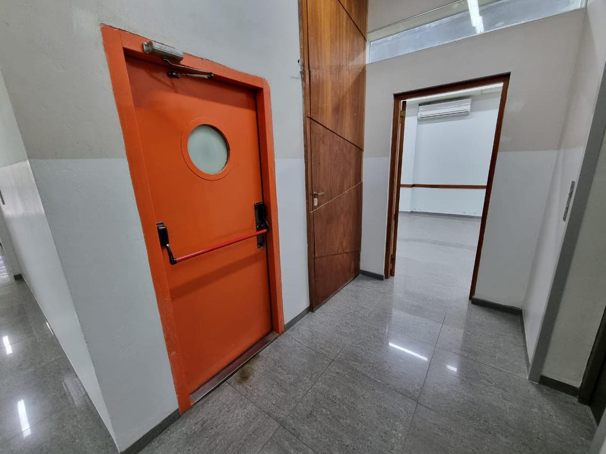 Oficina Piso Completo De 336 m2 En Barrio Villa Morra Sobre Importante Avenida, foto 4