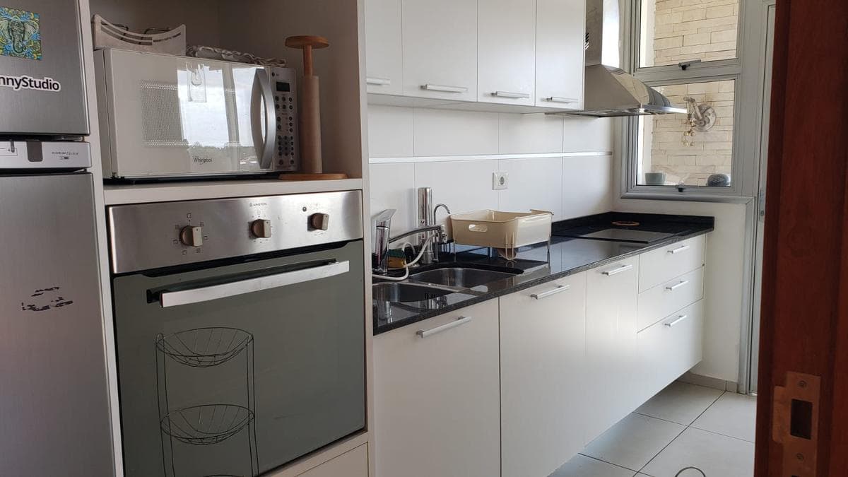 Departamento de Dos Dormitorios Amoblado Con Dos Cocheras En Barrio Madame Lynch, foto 4