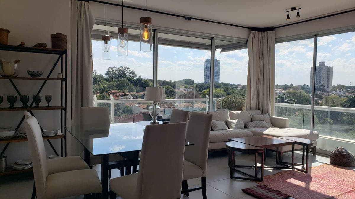 Departamento de Dos Dormitorios Amoblado Con Dos Cocheras En Barrio Madame Lynch, foto 3