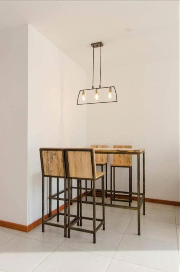 Dpto de un Dormitorio, con Dos Cocheras zona Aviadores Barrio Madame Lynch, foto 4
