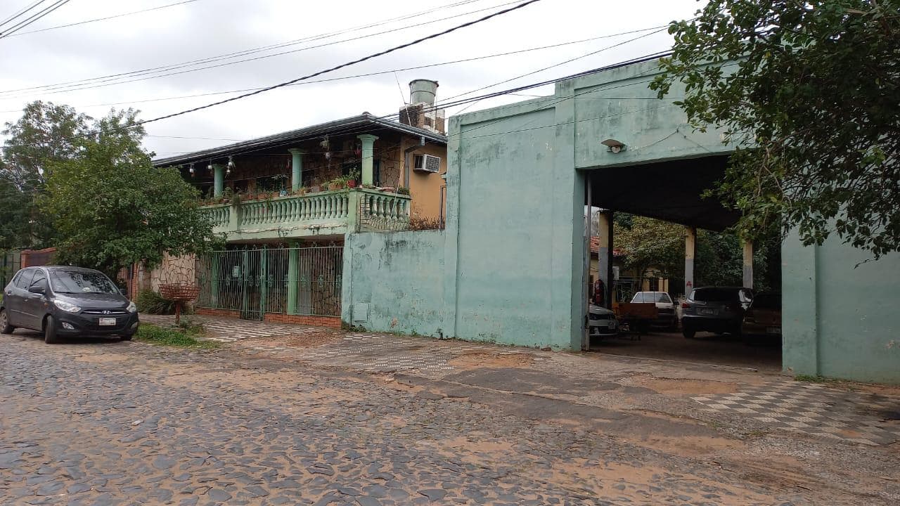 Vendo Propiedad de 1257 M2 en Barrio Mburucuyá