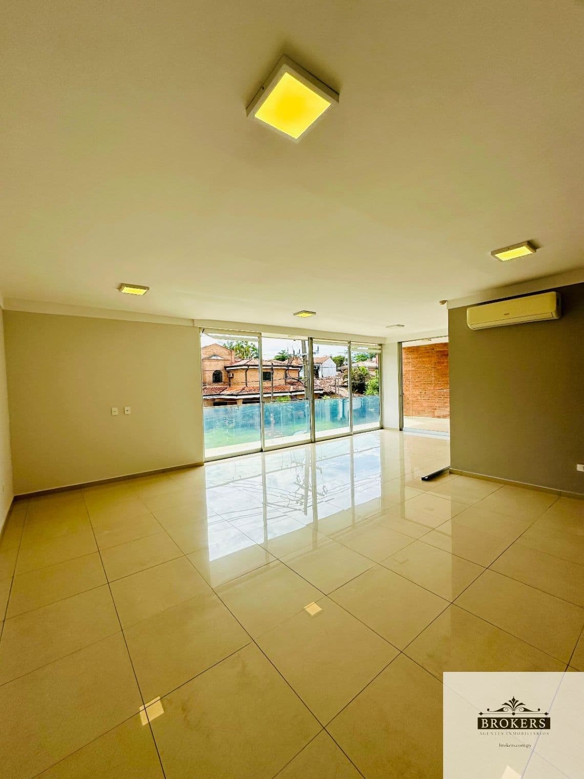 Departamento De 3 Dormitorios Con o Sin Muebles En Mburucuya, foto 2