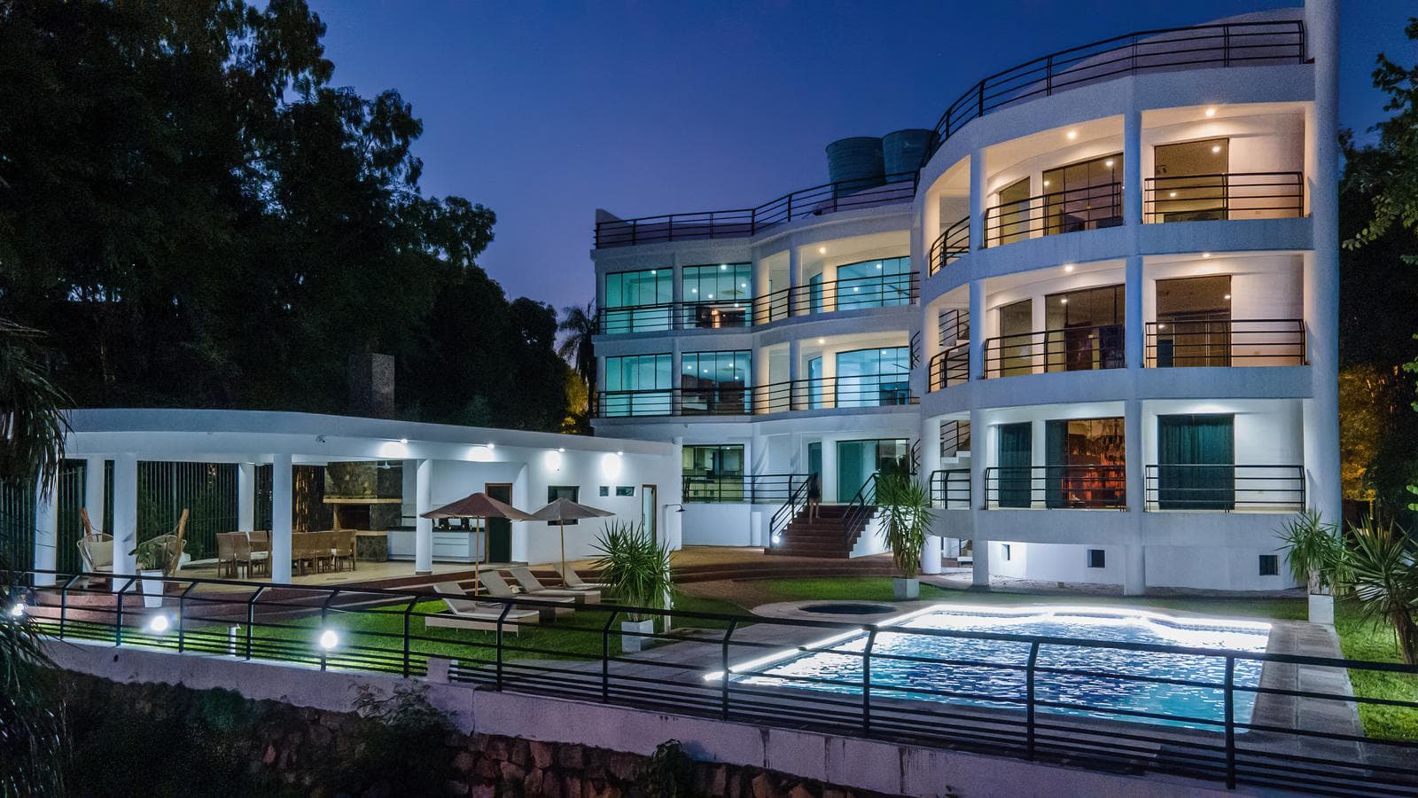 Edificio Completo En Zona Yacht y Golf Club, foto 2