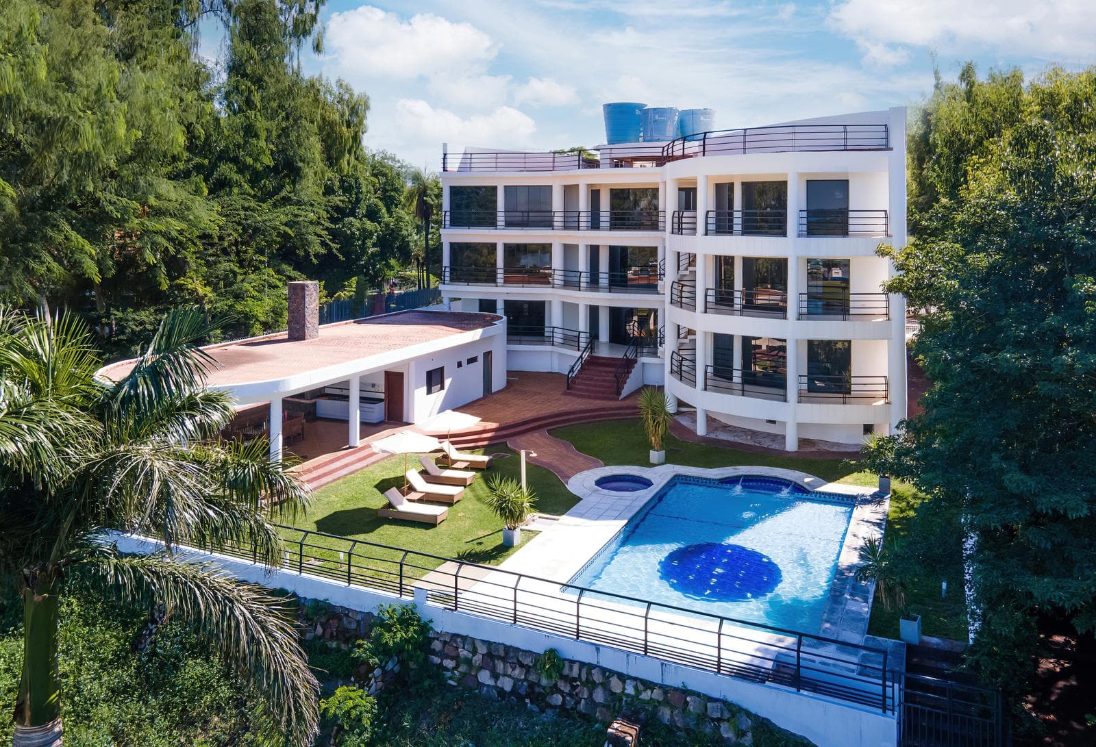 Edificio Completo En Zona Yacht y Golf Club, foto 3