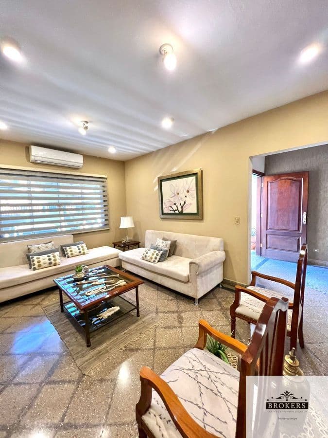 Casa Con Oficina En El Barrio Vista Alegre De Asuncion, foto 5