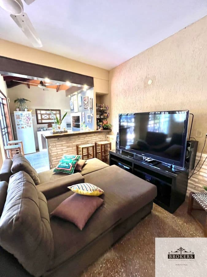 Casa Con Oficina En El Barrio Vista Alegre De Asuncion, foto 3