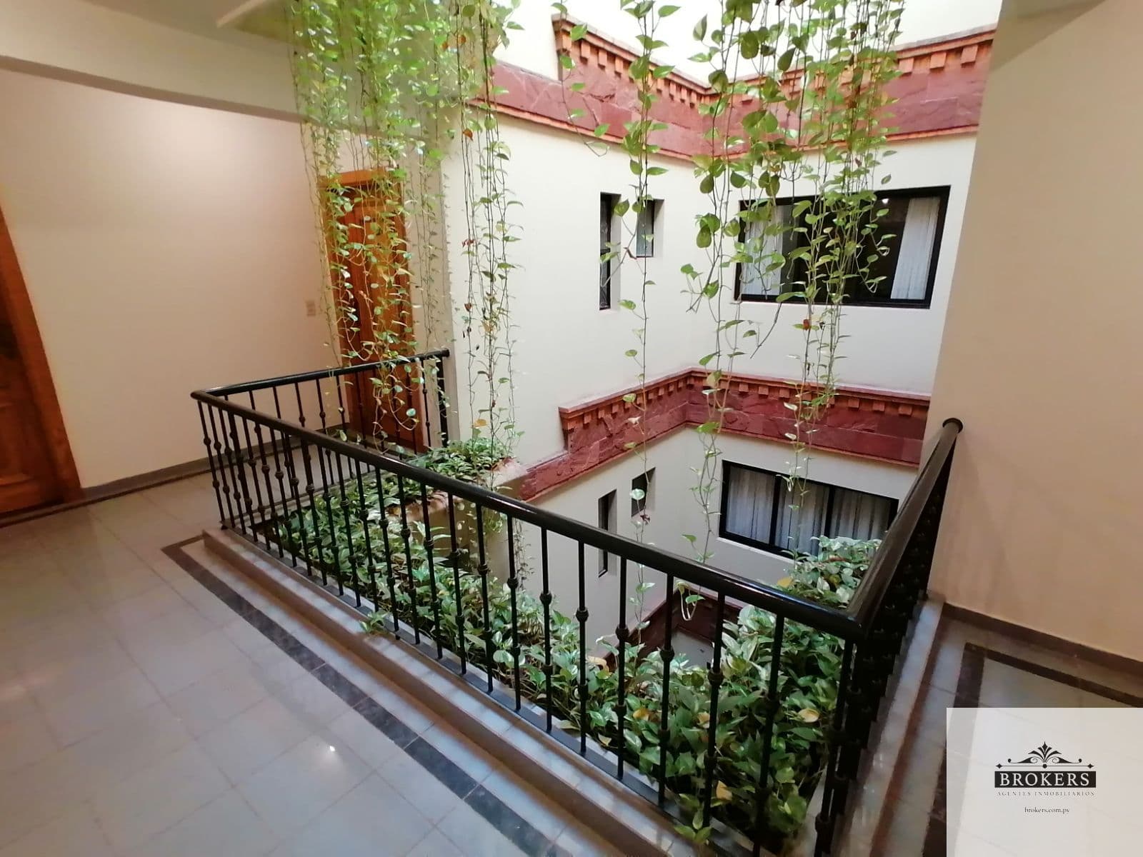 Departamento en venta de 3 dormitorios c/ cochera en Ykua Sati, foto 3