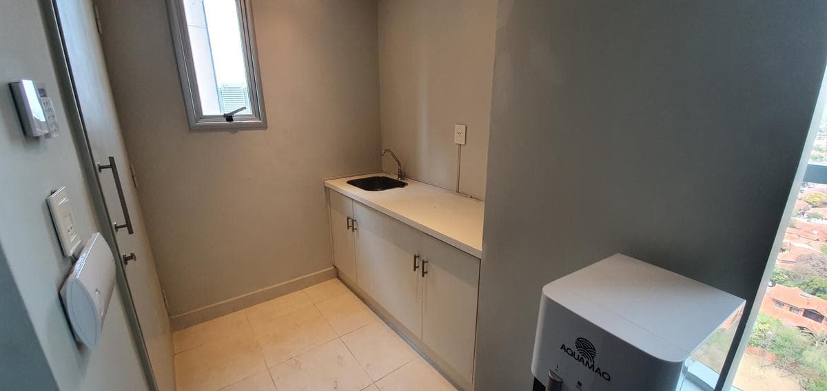 Oficina De 94 m2 Con 2 Cocheras En El WTC Asunción — foto 4