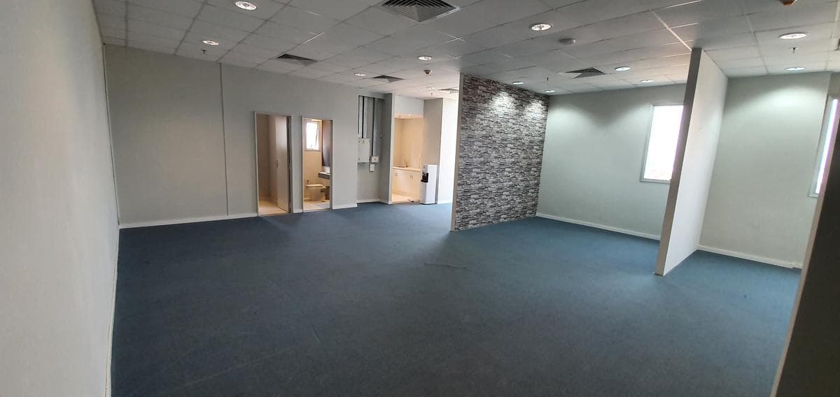 Alquilo Oficina De 94 m2 Con 2 Cocheras En El WTC Asunción
