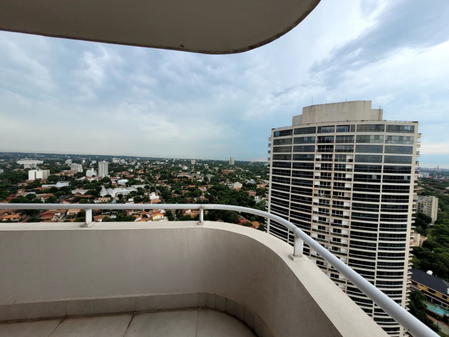 Departamento De 3 Dormitorios Sobre Santa Teresa, foto 3