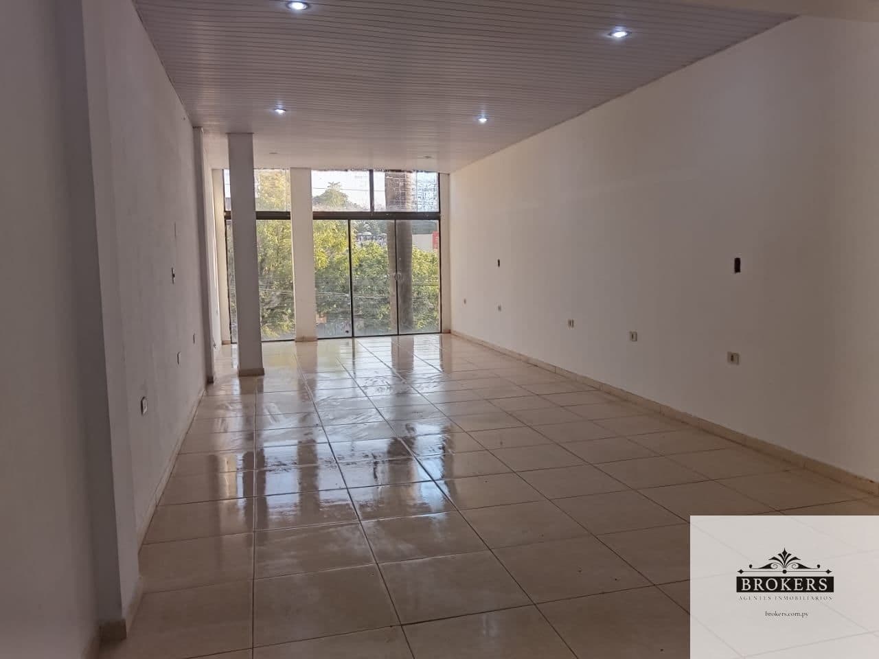 Local Comercial de 120 m2 en alquiler ubicado en Zona Norte Fdo de la Mora, foto 2