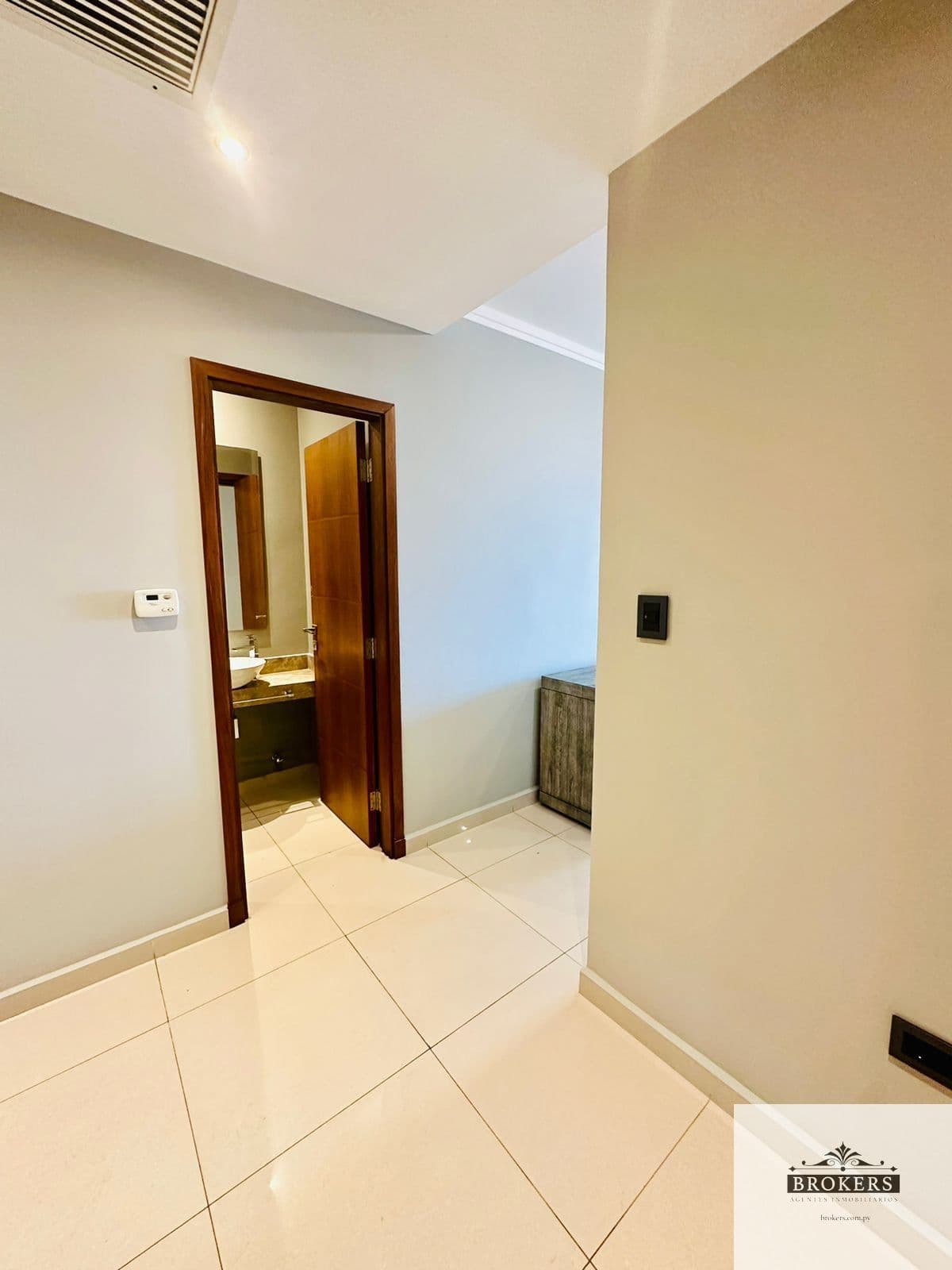 1/2 Piso De 235 m2 Amoblado De 2 Suites Con 2 Cocheras Barrio Las Lomas, foto 5
