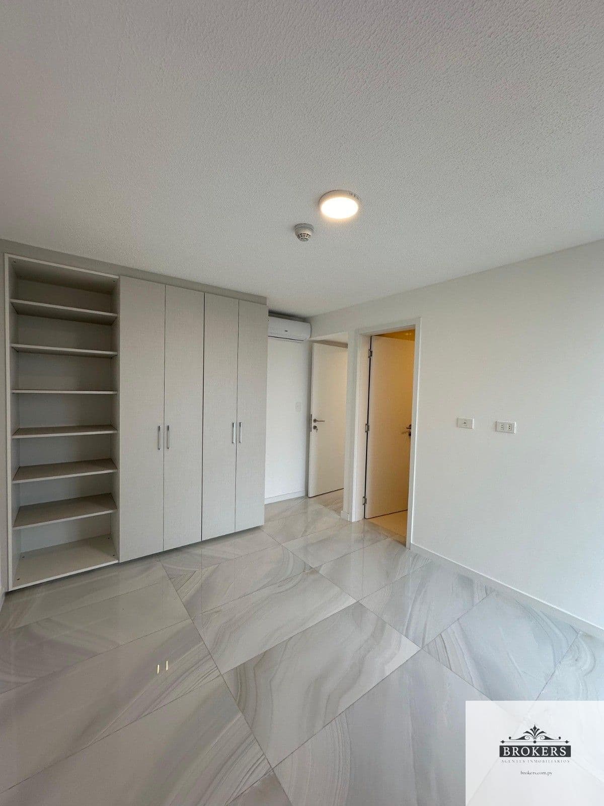 Departamento De 2 Dormitorios Con Cochera En Altamira Surubii, foto 5