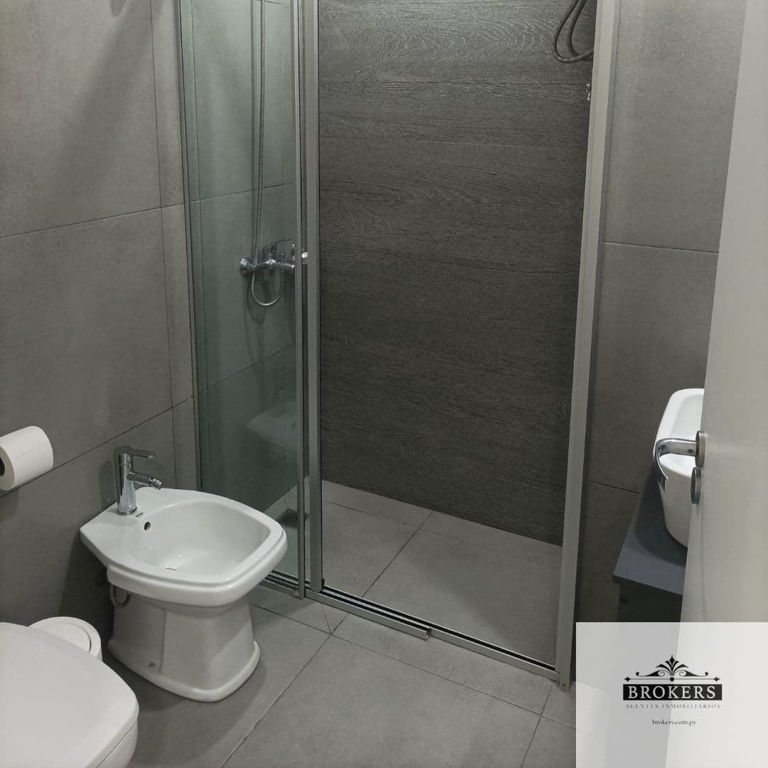 Departamento en alquiler de 1 dormitorio c/ cochera en Ykua Sati, foto 5