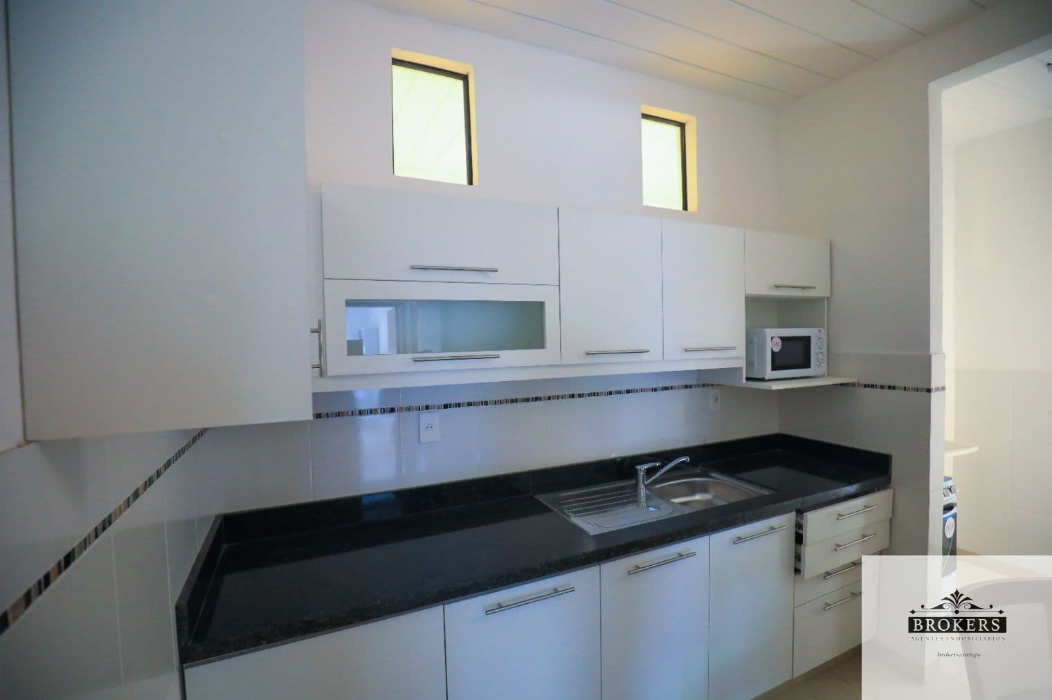 Departamento De 2 Dormitorios En Condominio Cerrado En Lambare, foto 5