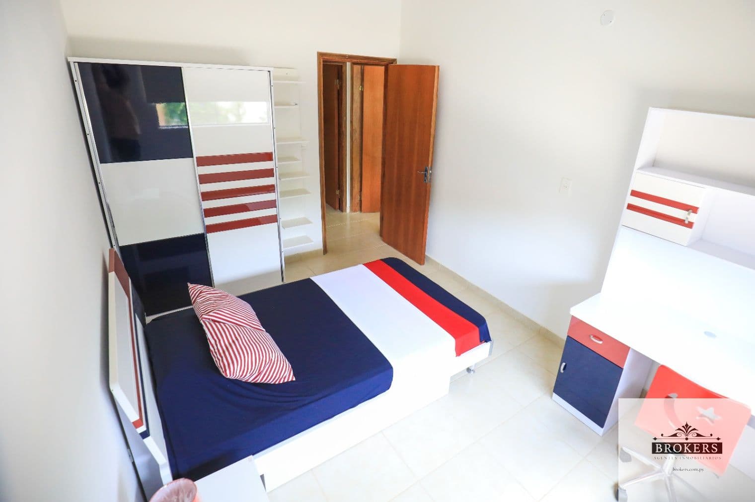 Departamento De 2 Dormitorios En Condominio Cerrado En Lambare, foto 4