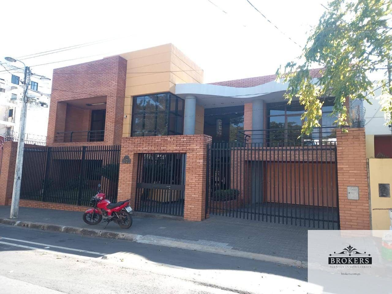 Alquilo Oficina Semi Amoblada De 2 Plantas En Barrio Ciudad Nueva:
