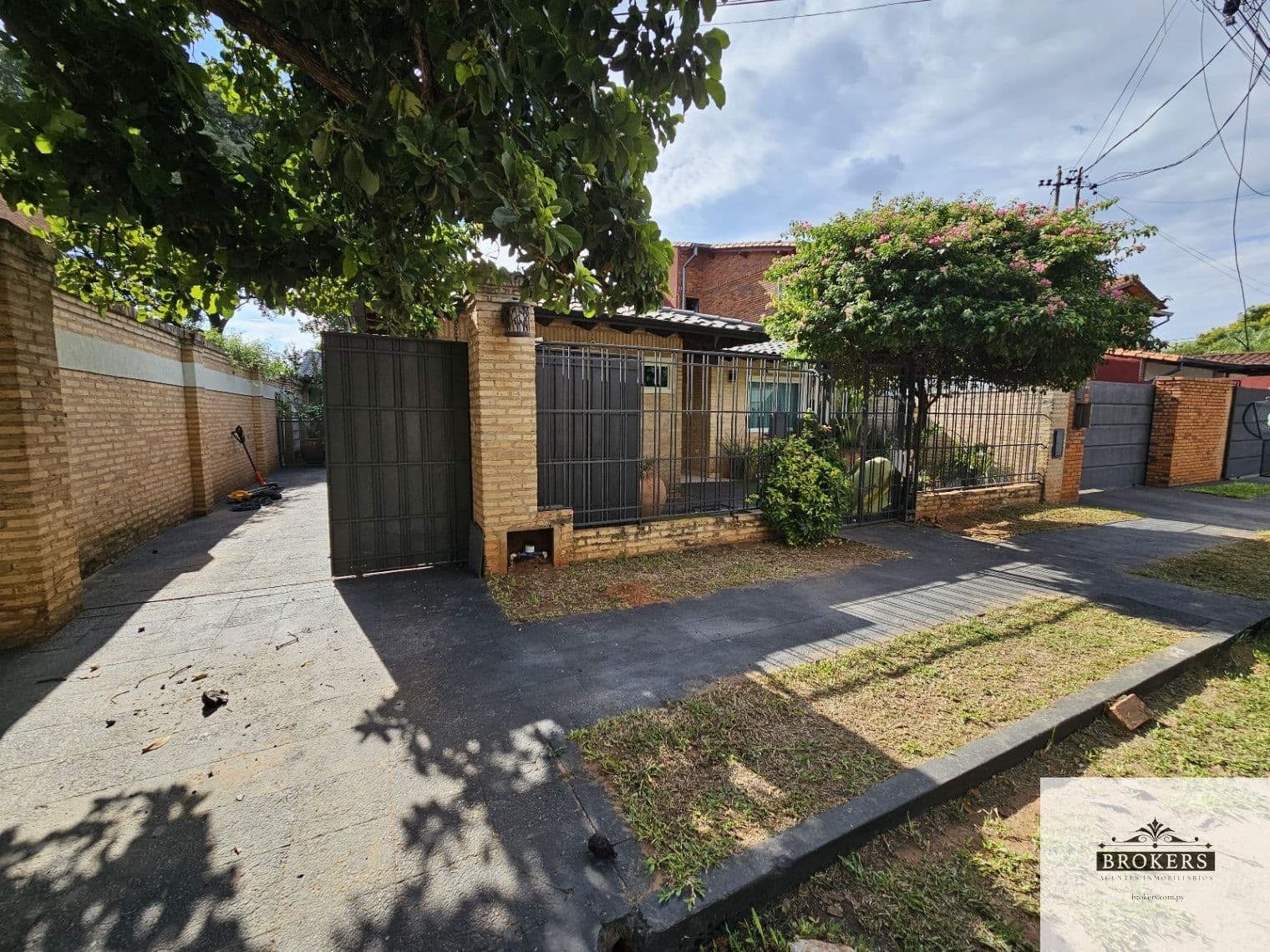 Casa De 2 Dormitorios Con Piscina y Sauna En 4to Barrio Luque, foto 4
