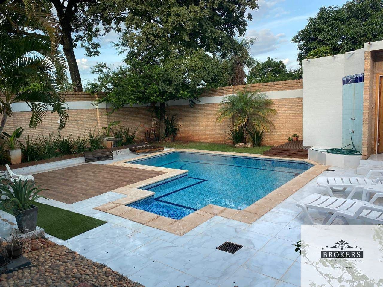 Vendo Casa De 2 Dormitorios Con Piscina y Sauna En 4to Barrio Luque