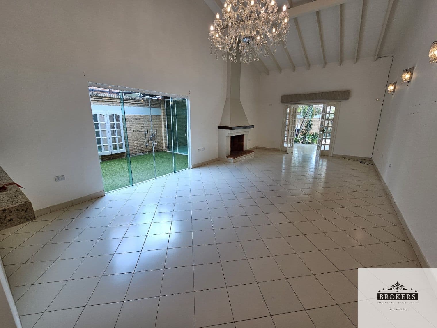 Casa De 2 Dormitorios Con Piscina y Sauna En 4to Barrio Luque, foto 5