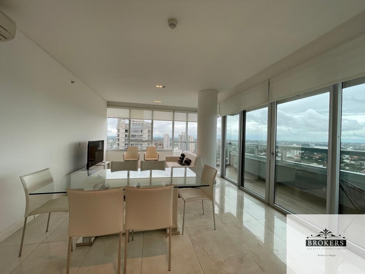 Departamento en alquiler de 3 dormitorios c/ cochera en Ykua Sati — foto 4