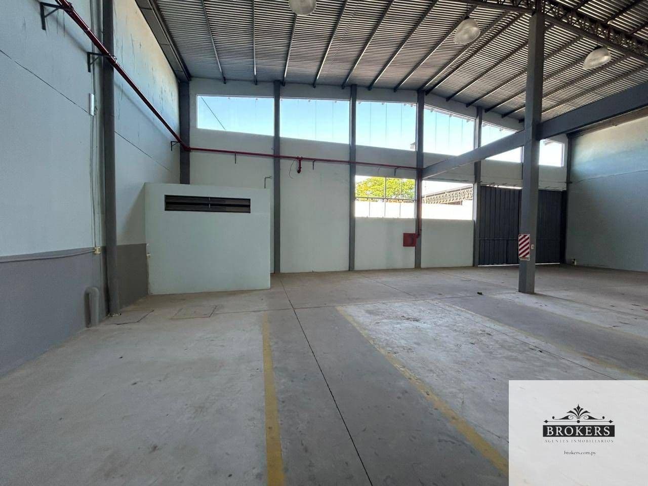 Deposito De 1.178 m2 Con Showroom En Zona Trinidad Avda. Artigas, foto 1