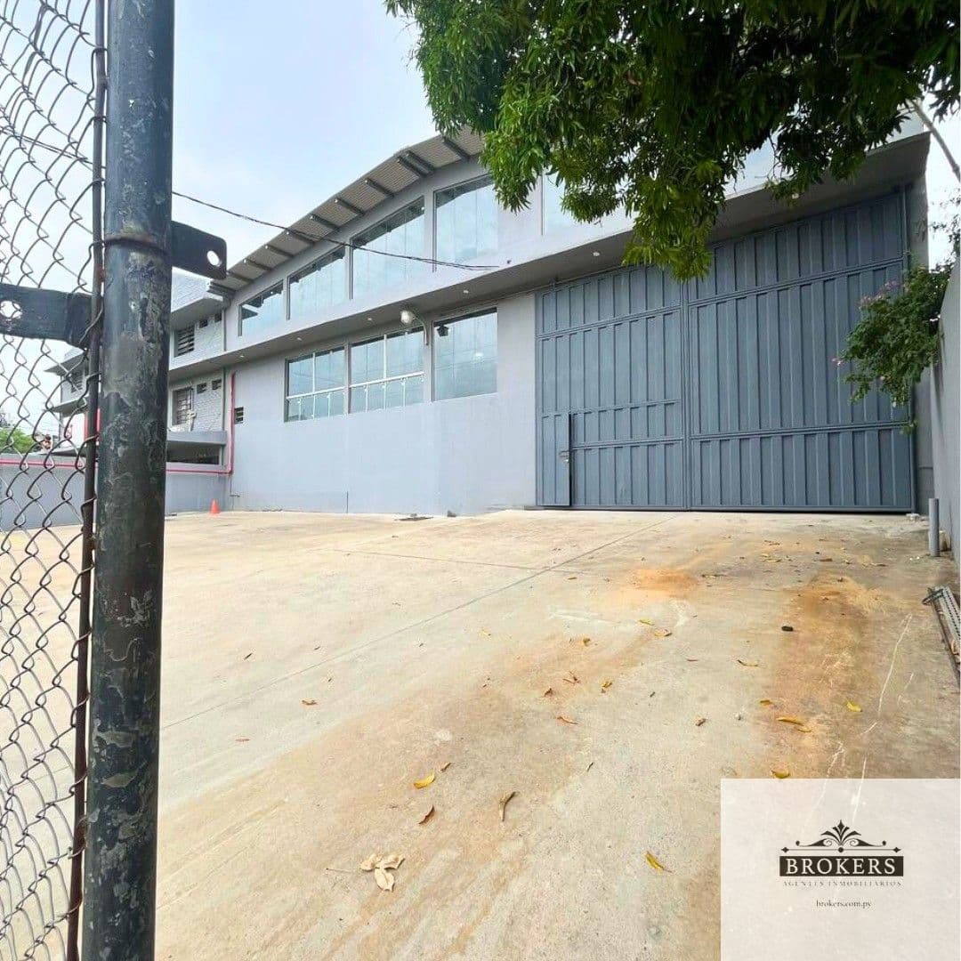 Deposito De 1.178 m2 Con Showroom En Zona Trinidad Avda. Artigas, foto 2