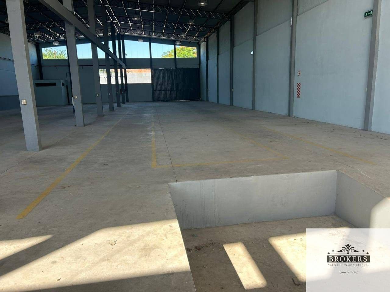Deposito De 1.178 m2 Con Showroom En Zona Trinidad Avda. Artigas, foto 5