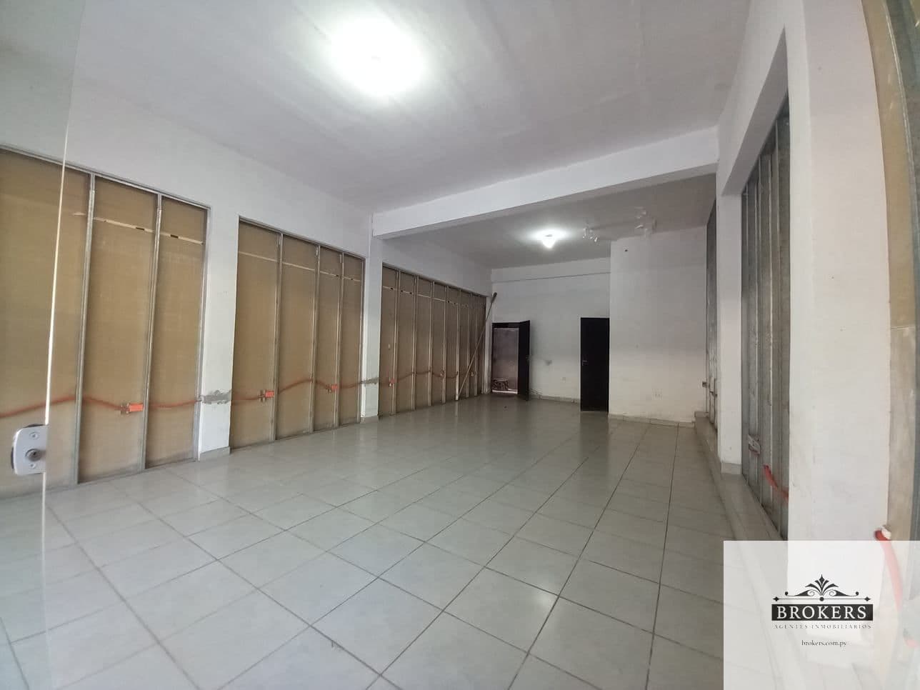 Local Comercial de 50M2 en alquiler ubicado en Villa Amelia Zona UNA — foto 5