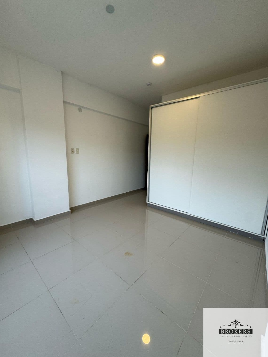 Departamento en alquiler de Dos Dormitorios en Zona del Shopping Pinedo, foto 5