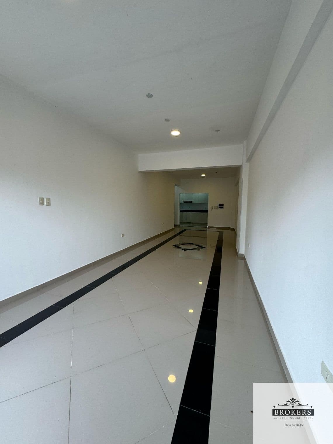 Departamento en alquiler de Dos Dormitorios en Zona del Shopping Pinedo, foto 2