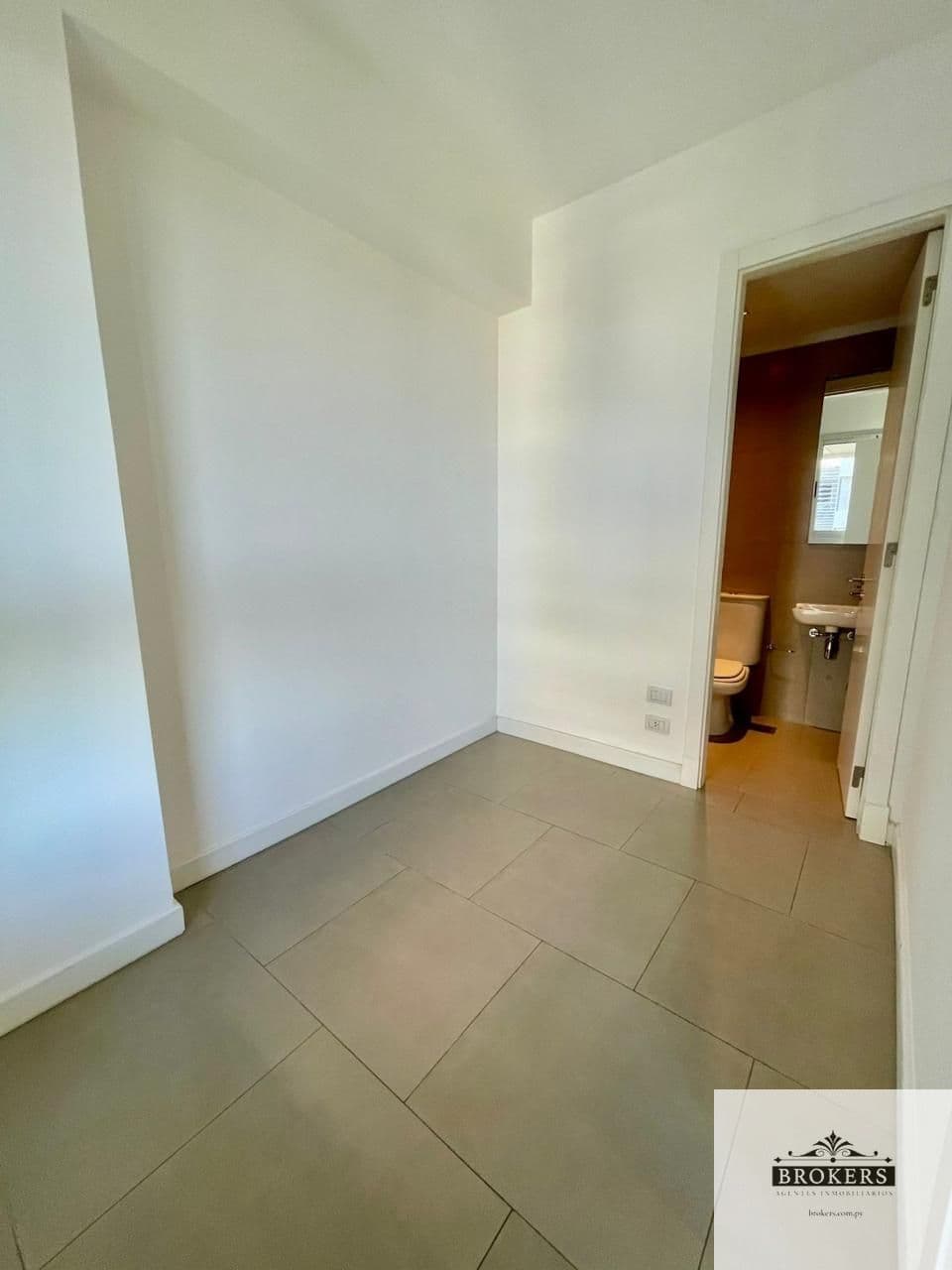 Departamento De 2 Dormitorios En Mburucuyá, foto 3