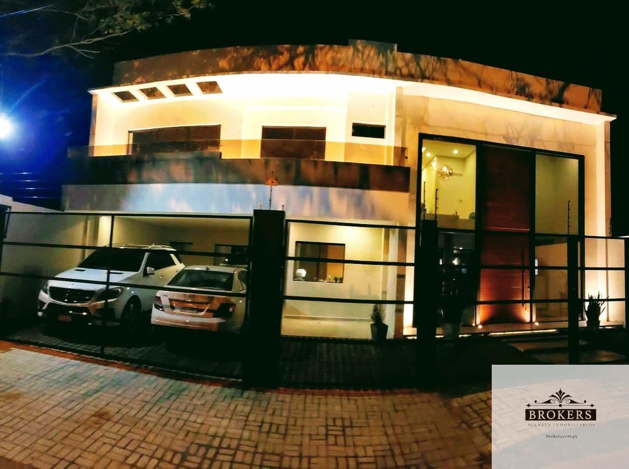Vendo Residencia 5 dormitorios en Loma Merlo, Luque