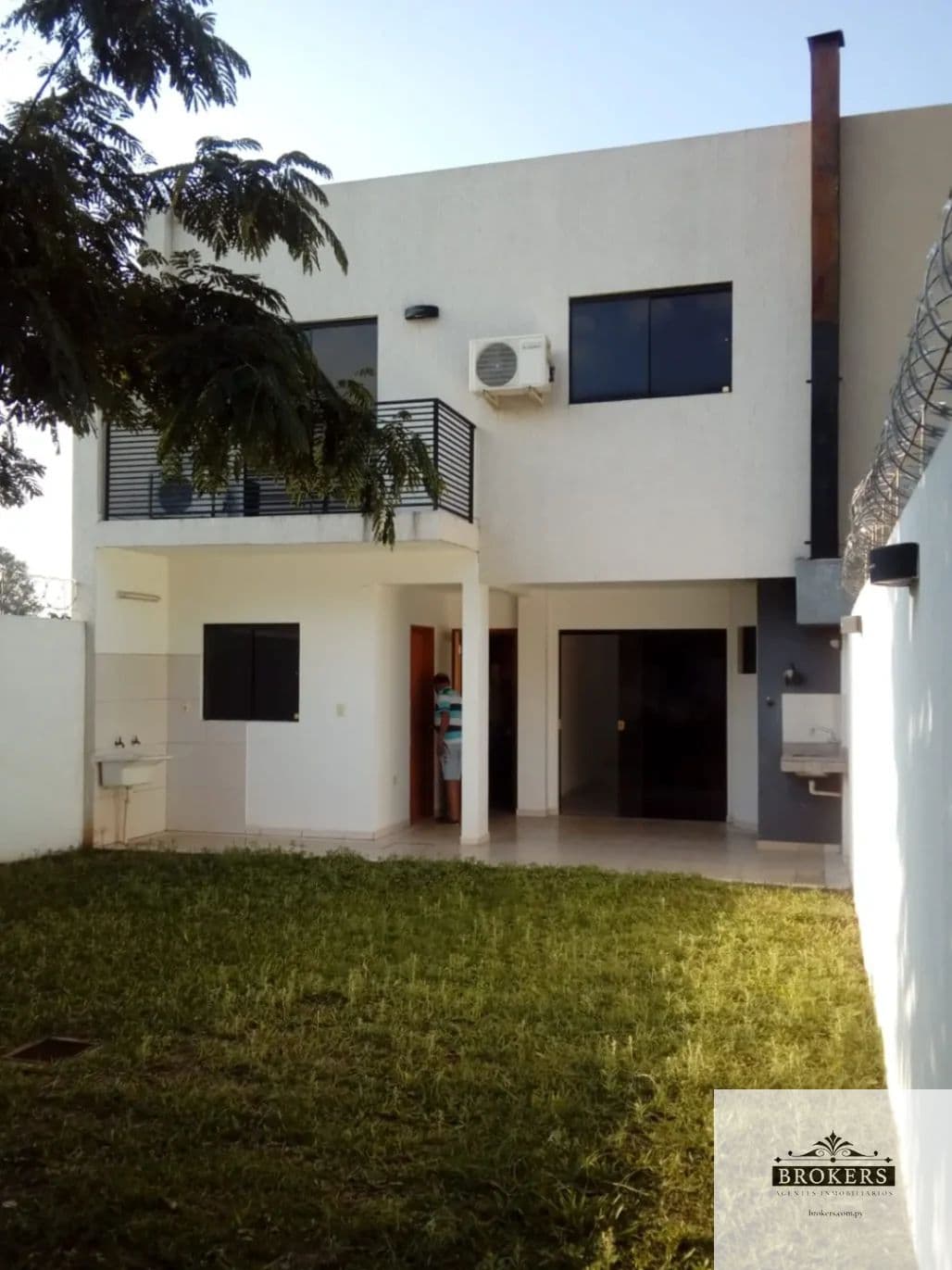 Dúplex 3 Dormitorios 4 Cocheras En 4to. Barrio, Luque