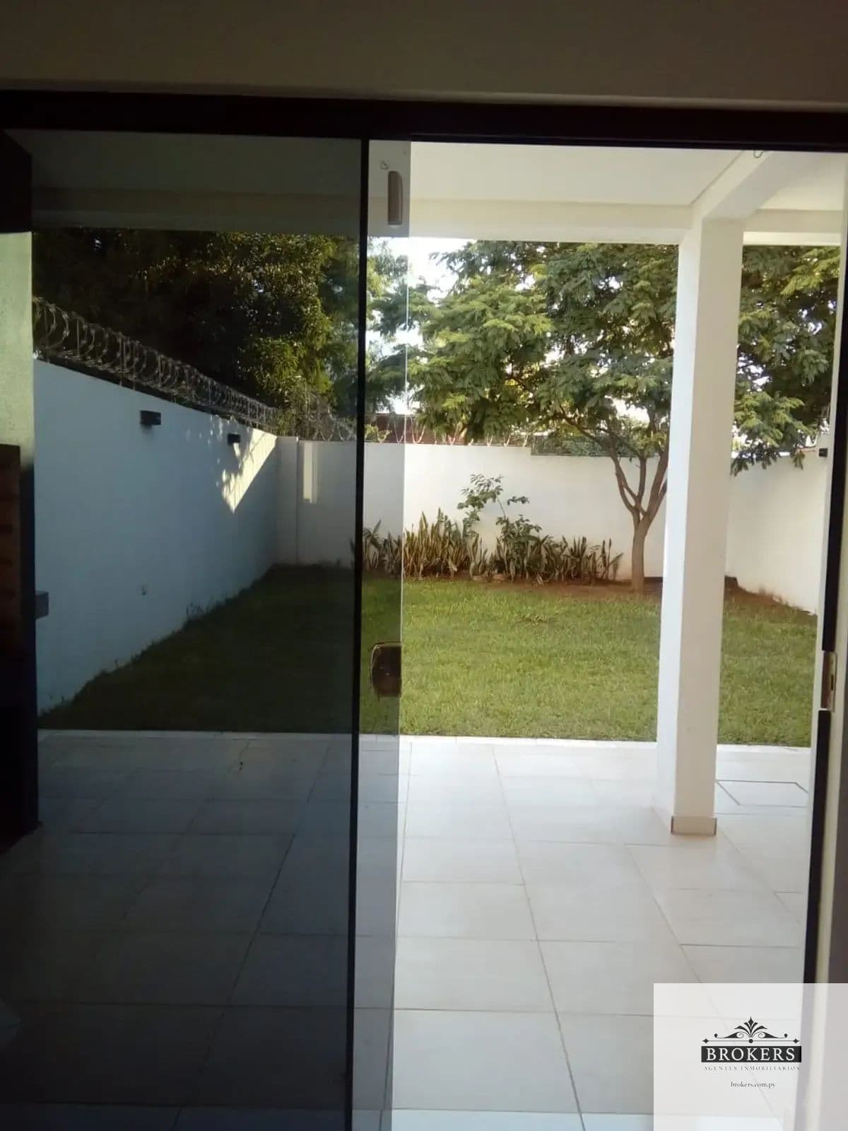 Dúplex 3 Dormitorios 4 Cocheras En 4to. Barrio, Luque — foto 4