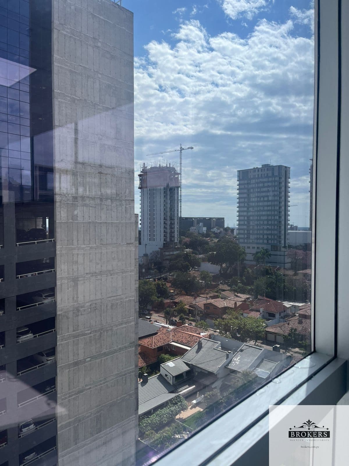 Oficina De 100 m2 Con 2 Cocheras Sobre Aviadores Del Chaco, foto 5