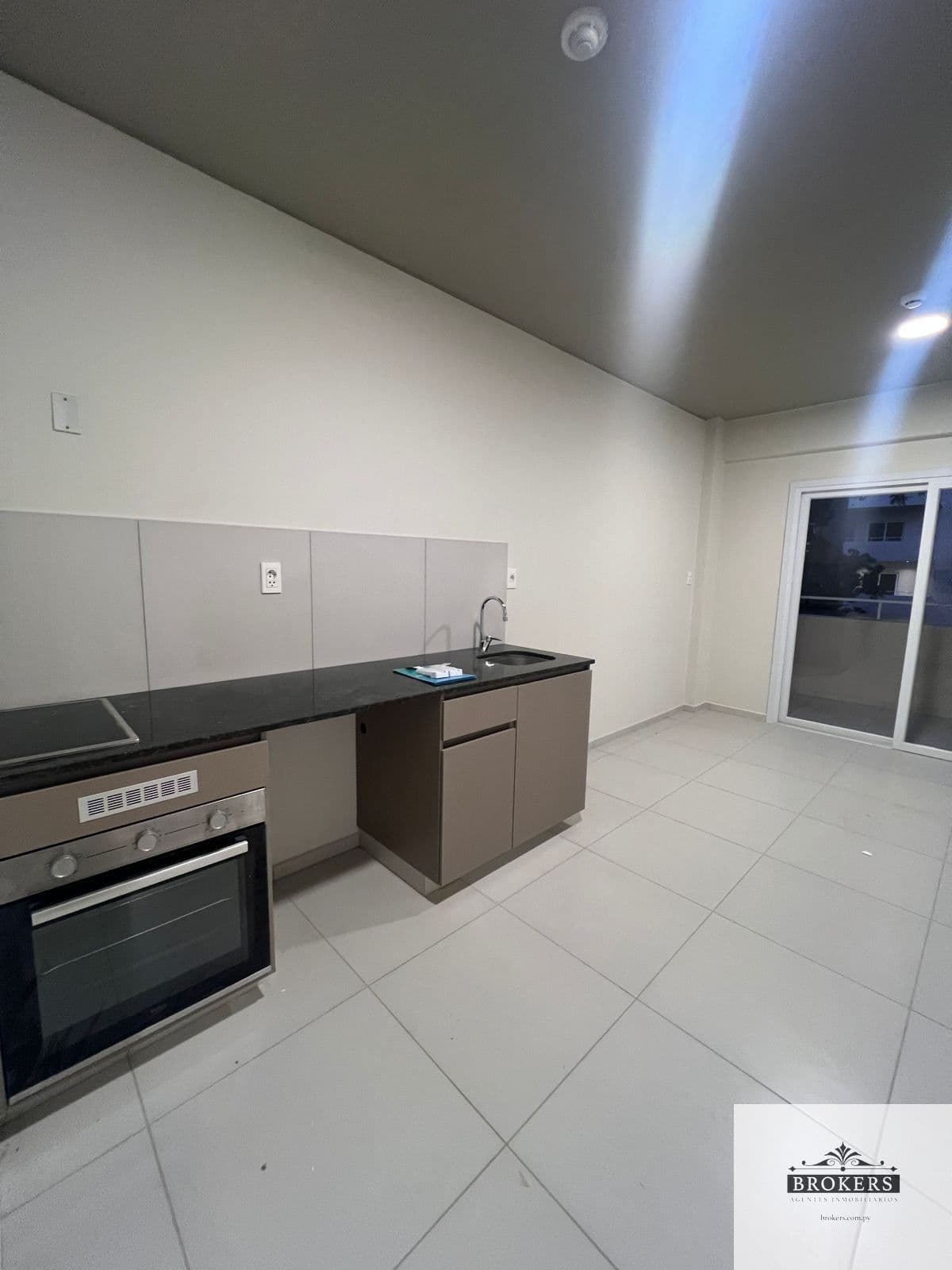 PARA INVERSIONISTAS VENDO Dpto 1 dormit. rentado en Complejo. Luque, foto 3