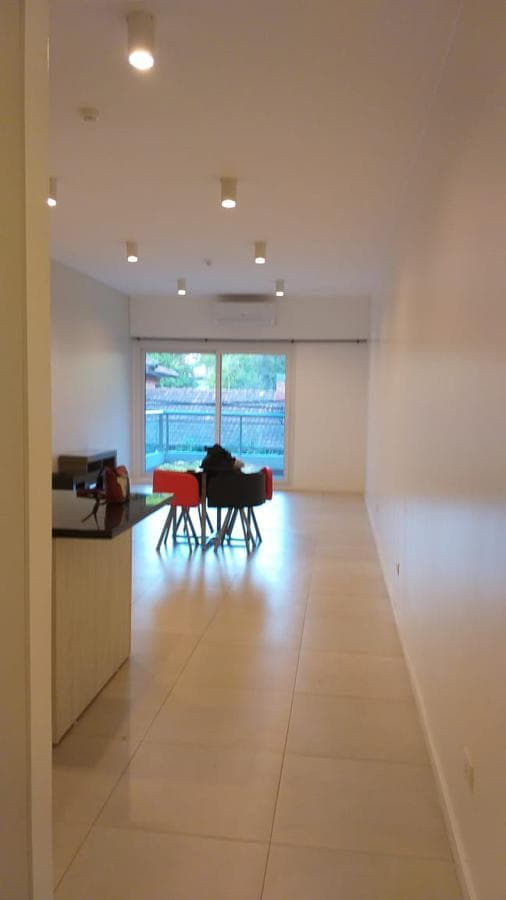Departamento De 2 Dormitorios En Barrio Recoleta, foto 2