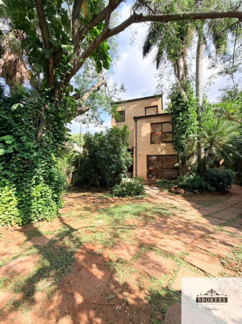 Alquilo Casa en Condominio de 3 dormitorios en suite en Barrio San Jorge