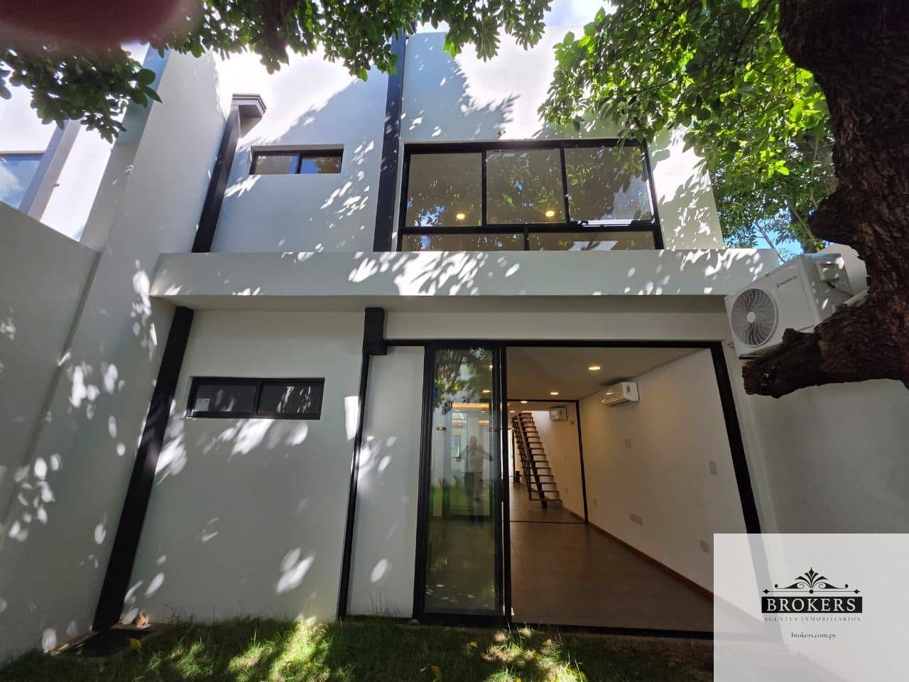 Hermoso Duplex a Estrenar De 3 Dormitorios Zona Plaza Madero — foto 2