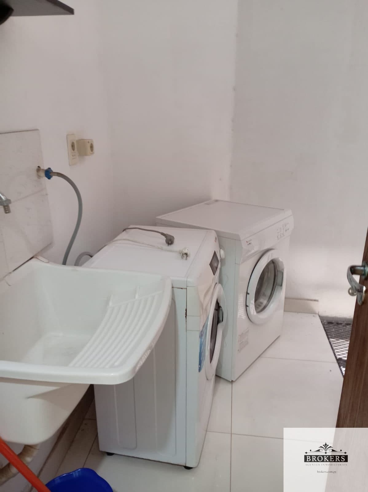 Departamento Amoblado 2 dromti. en alquiler c/ cochera en Villa Morra — foto 2