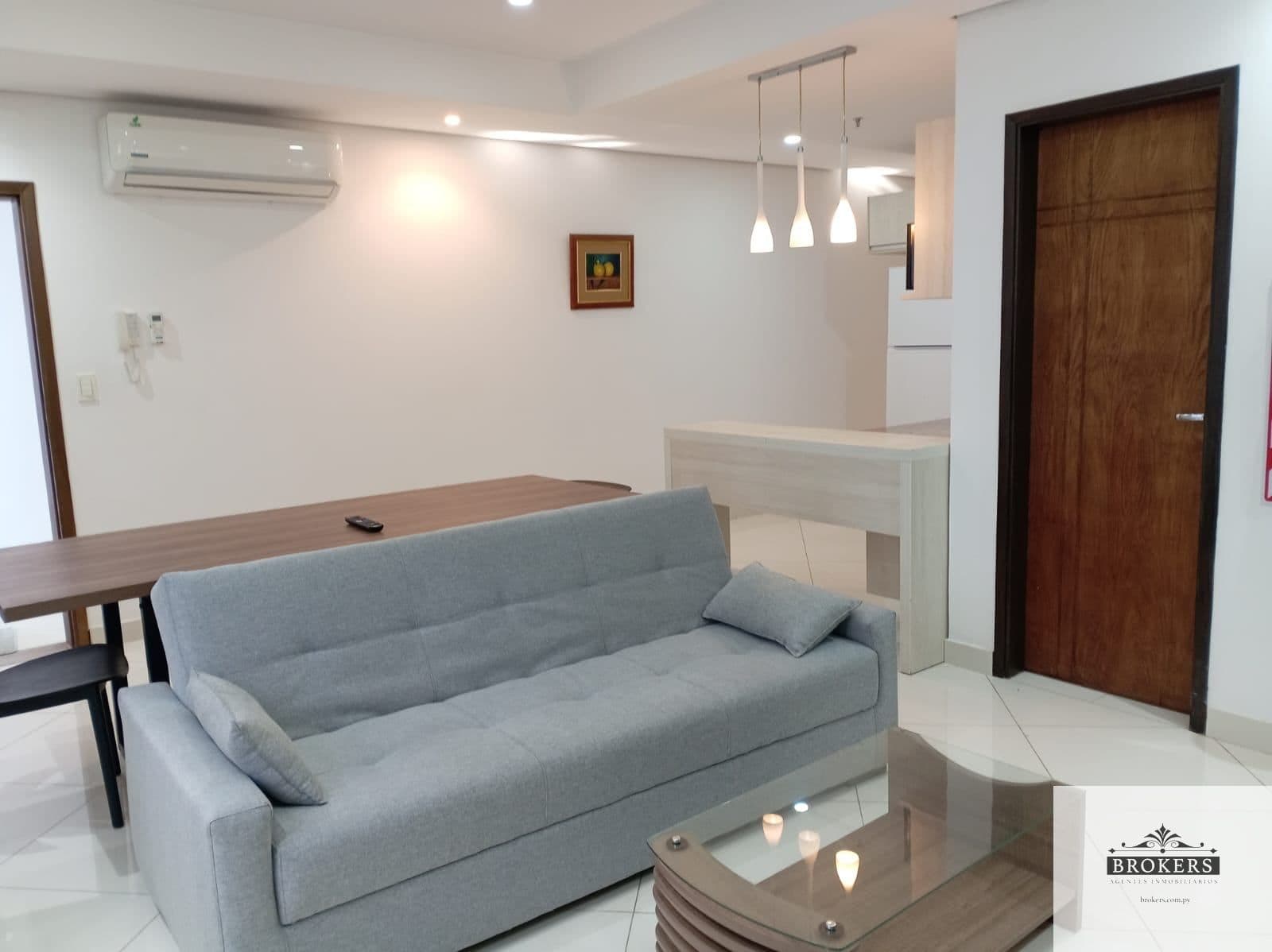 Departamento Amoblado 2 dromti. en alquiler c/ cochera en Villa Morra